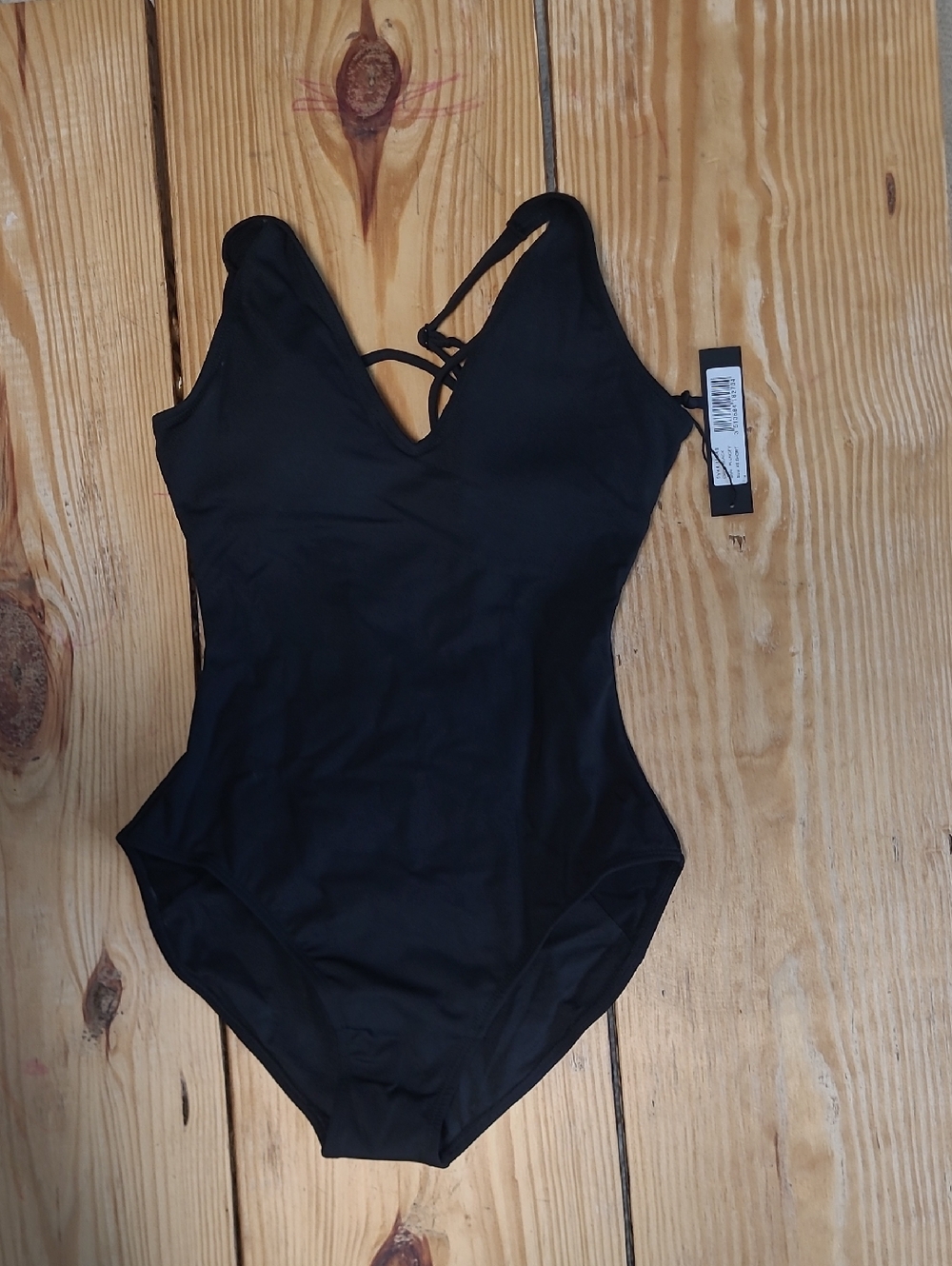 79. NWT  $175 STYLE PLUNGEY  XS SHORT